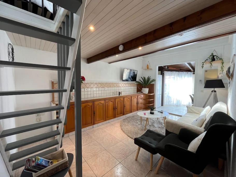 Hébergement de vacances Location De Numero 3 Renovee En *